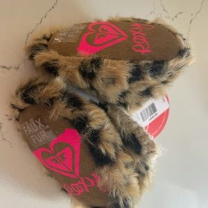 Roxy baby slippers
